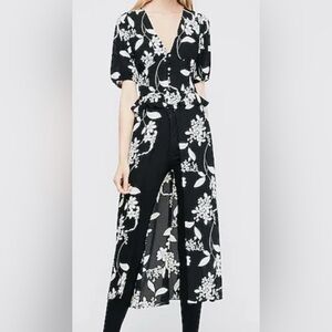 Express Women’s Floral Ruffle Waist Duster long Blouse Dress size L
NWOT
